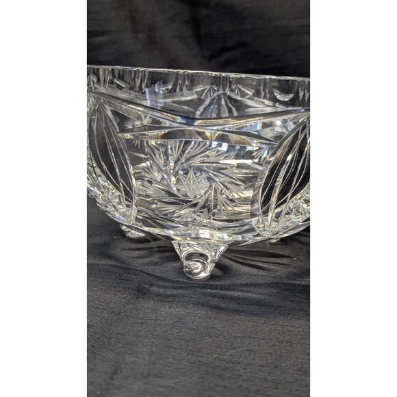 Vintage large 7" crystal 3 Footed pinwheel Candy Dish | elegant serving bowl - Picture 4 of 8